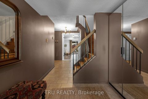 Photo 2 at G - 270 Dalehurst Drive, Nepean (Tanglewood), Ottawa
