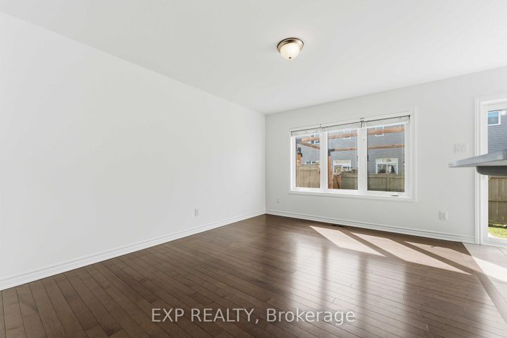 Photo 7 at 82 Buffalograss Crescent, Nepean (Half Moon Bay), Ottawa