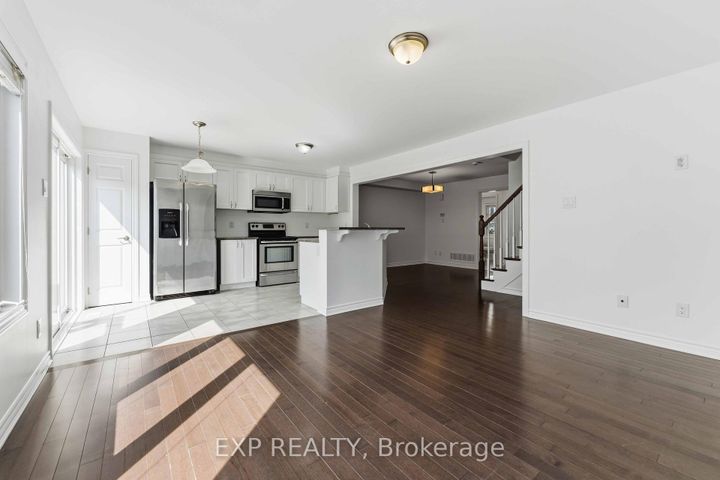 Photo 8 at 82 Buffalograss Crescent, Nepean (Half Moon Bay), Ottawa