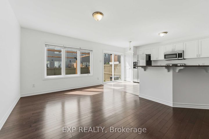 Photo 11 at 82 Buffalograss Crescent, Nepean (Half Moon Bay), Ottawa