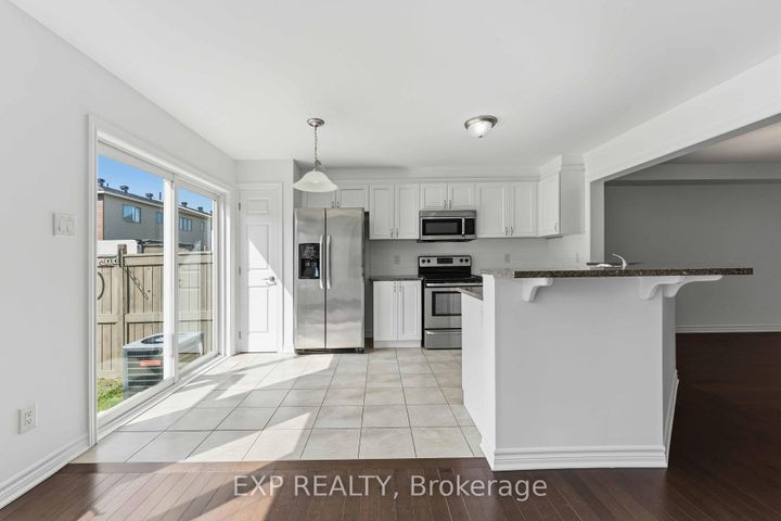 Photo 12 at 82 Buffalograss Crescent, Nepean (Half Moon Bay), Ottawa