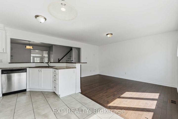 Photo 14 at 82 Buffalograss Crescent, Nepean (Half Moon Bay), Ottawa