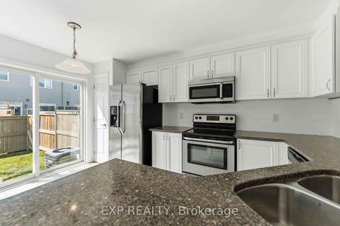 Photo 10 at 82 Buffalograss Crescent, Nepean (Half Moon Bay), Ottawa
