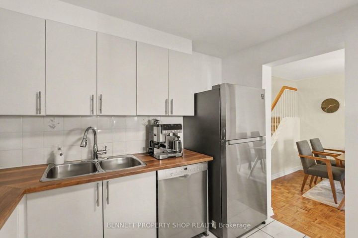 Photo 5 at B - 2 Maple Ridge Crescent, Nepean (Pheasant Run), Ottawa
