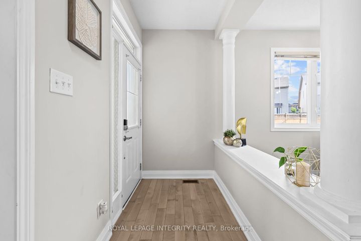 Photo 3 at 2514 Stone Cove Crescent, Nepean (Half Moon Bay), Ottawa