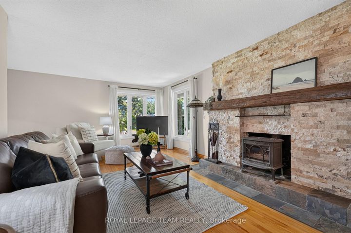 Photo 5 at 9 Laurentide Road, Nepean (Arbeatha Park), Ottawa