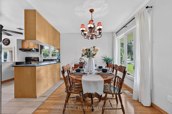 Photo 9 at 9 Laurentide Road, Nepean (Arbeatha Park), Ottawa