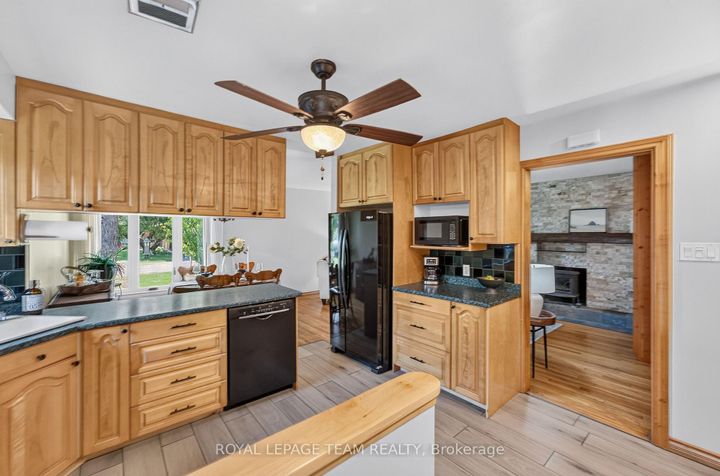 Photo 18 at 9 Laurentide Road, Nepean (Arbeatha Park), Ottawa