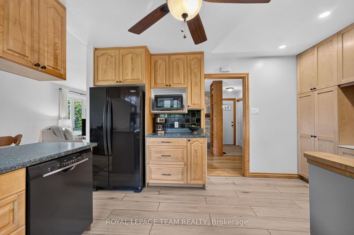 Photo 20 at 9 Laurentide Road, Nepean (Arbeatha Park), Ottawa