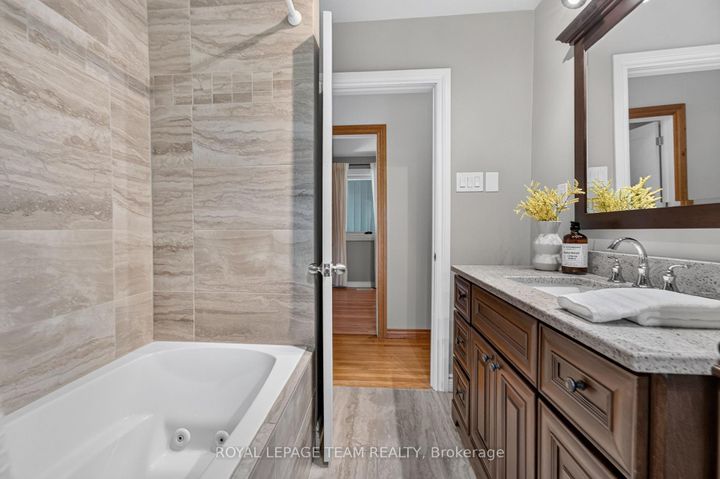 Photo 26 at 9 Laurentide Road, Nepean (Arbeatha Park), Ottawa