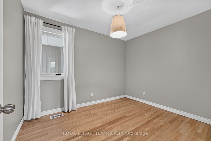 Photo 27 at 9 Laurentide Road, Nepean (Arbeatha Park), Ottawa