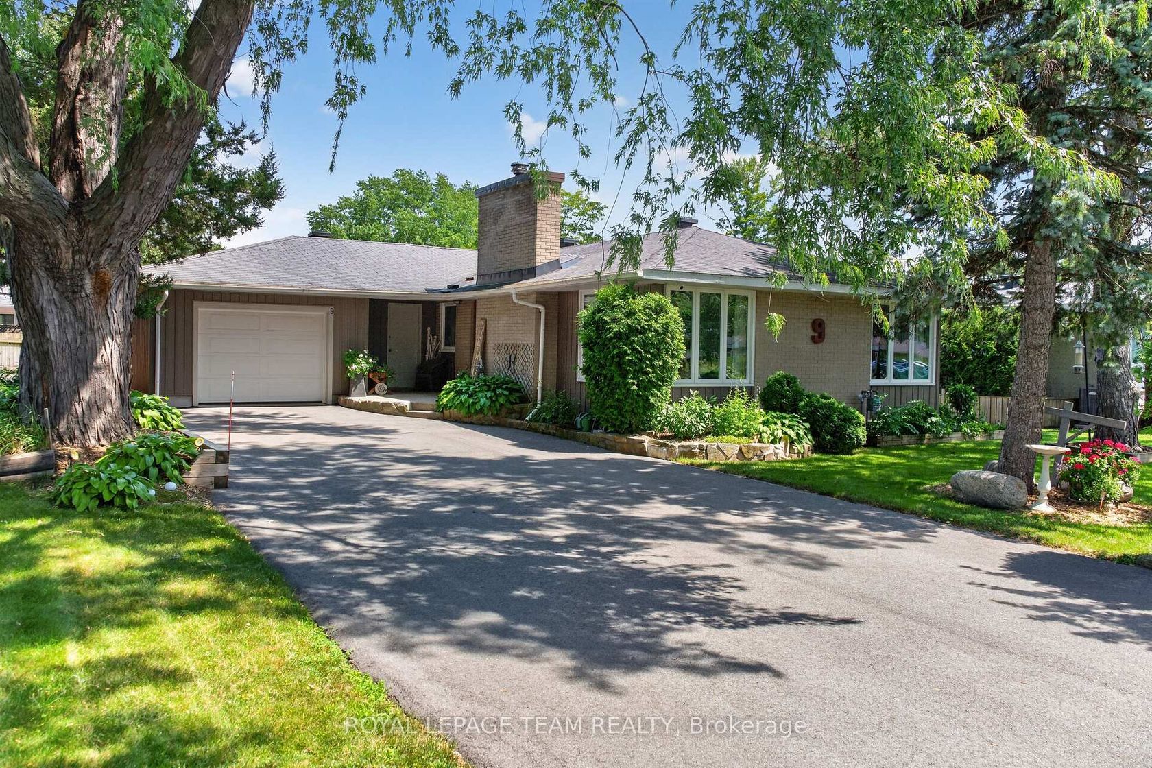 9 Laurentide Road, Nepean (Arbeatha Park), Ottawa 