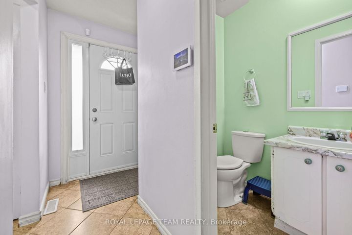 Photo 2 at 11E FOXHILL Way, Nepean (Knollsbrook), Ottawa