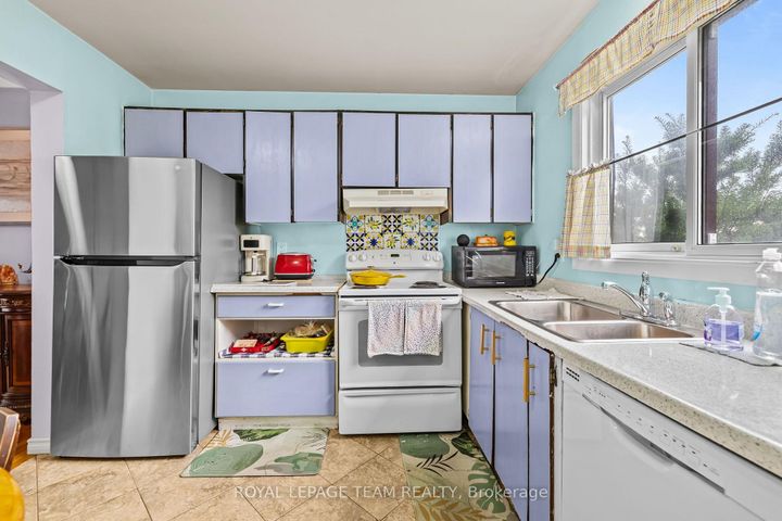 Photo 12 at 11E FOXHILL Way, Nepean (Knollsbrook), Ottawa