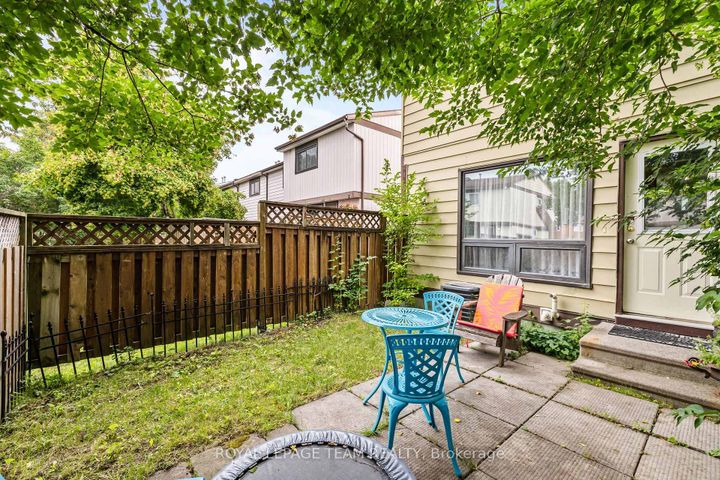 Photo 31 at 11E FOXHILL Way, Nepean (Knollsbrook), Ottawa