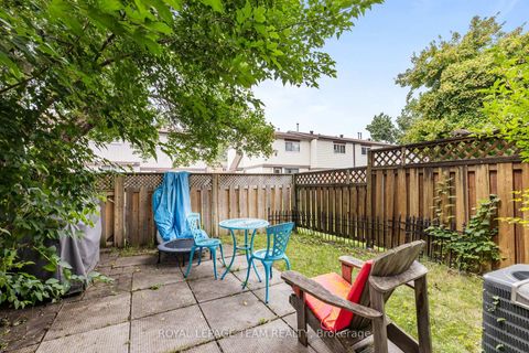 Photo 30 at 11E FOXHILL Way, Nepean (Knollsbrook), Ottawa