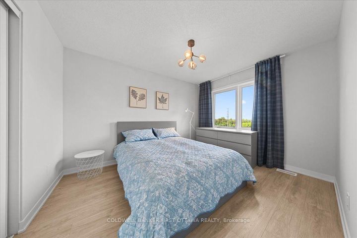 Photo 17 at 210 PARNIAN Private, Nepean (Half Moon Bay), Ottawa