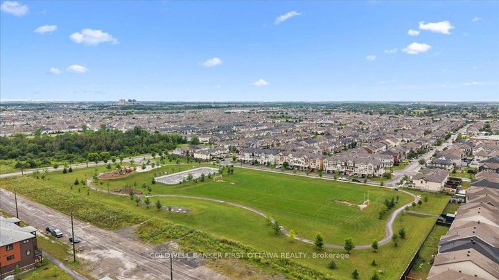 Photo 32 at 210 PARNIAN Private, Nepean (Half Moon Bay), Ottawa