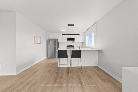 Photo 11 at 210 PARNIAN Private, Nepean (Half Moon Bay), Ottawa