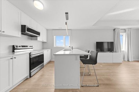 Photo 13 at 210 PARNIAN Private, Nepean (Half Moon Bay), Ottawa