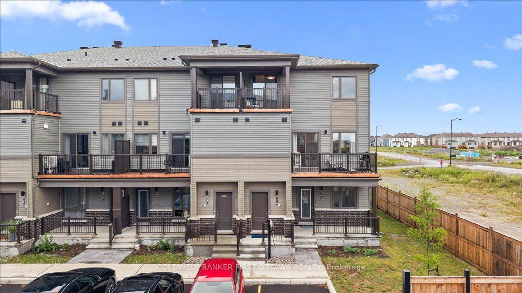 210 PARNIAN Private, Nepean (Half Moon Bay), Ottawa 