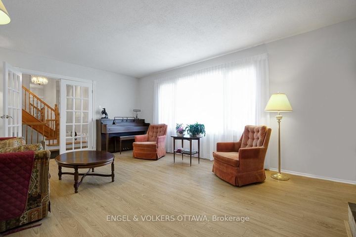 Photo 11 at 2695 Hickson Crescent S, Nepean (Redwood Park), Ottawa