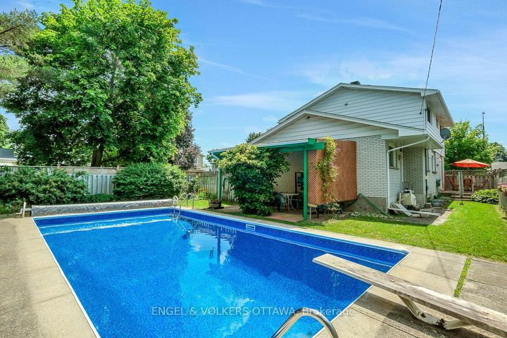 Photo 35 at 2695 Hickson Crescent S, Nepean (Redwood Park), Ottawa