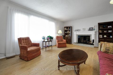 Photo 7 at 2695 Hickson Crescent S, Nepean (Redwood Park), Ottawa