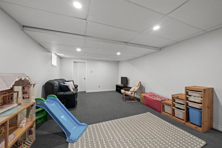 Photo 38 at 38 Merner Avenue, Nepean (Cedargrove/Fraserdale), Ottawa
