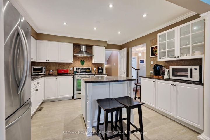 Photo 9 at 15 Pemberton Crescent, Nepean (Manordale), Ottawa