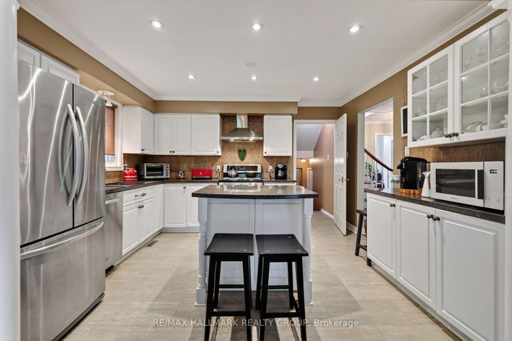 Photo 10 at 15 Pemberton Crescent, Nepean (Manordale), Ottawa