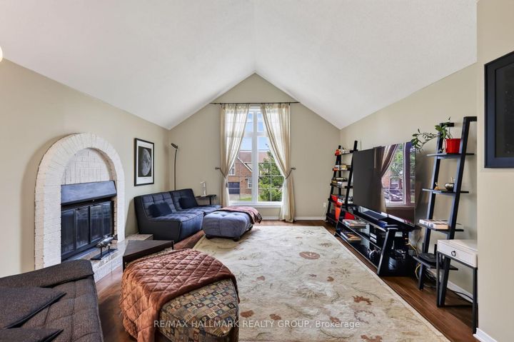 Photo 15 at 15 Pemberton Crescent, Nepean (Manordale), Ottawa