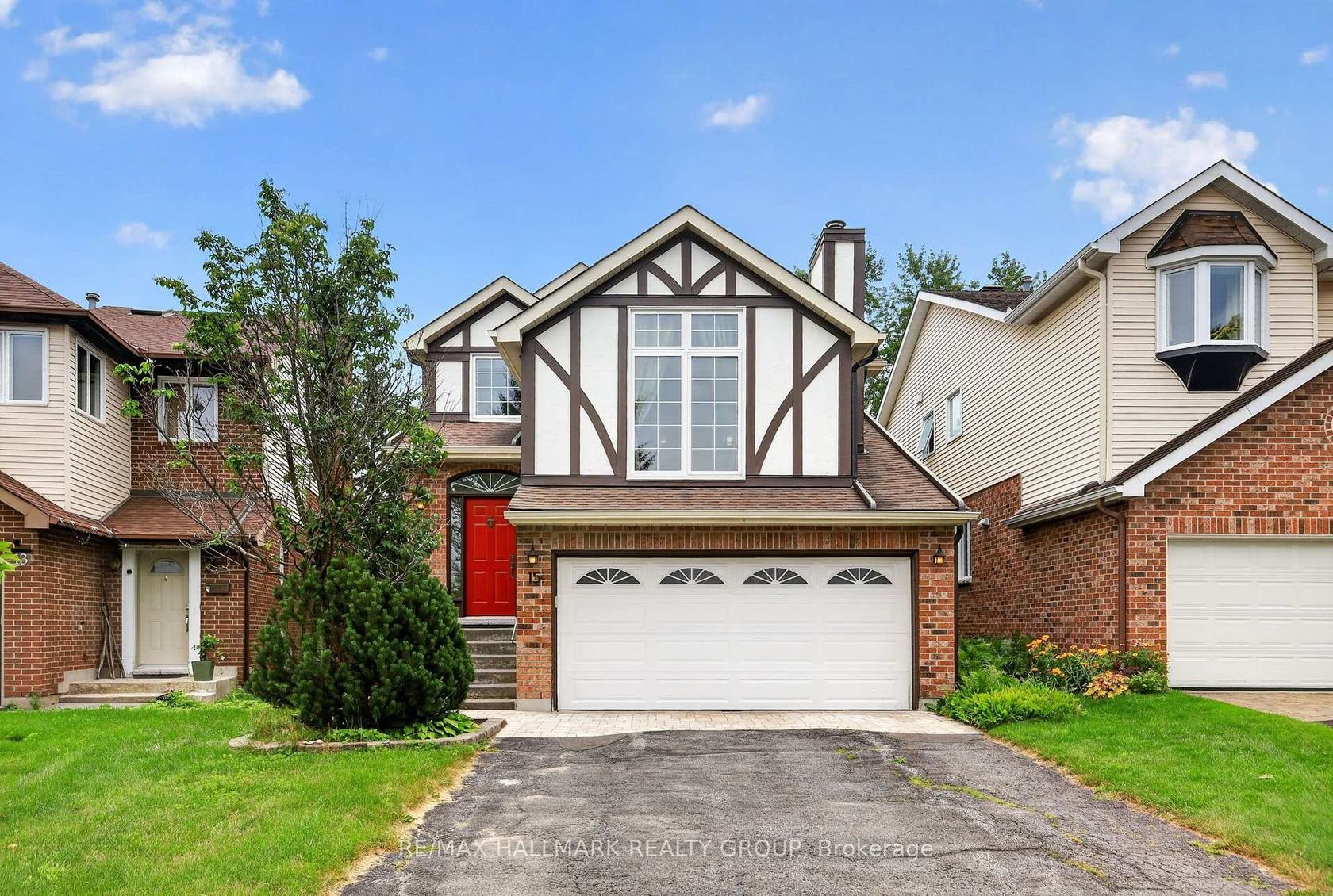 15 Pemberton Crescent, Nepean (Manordale), Ottawa 