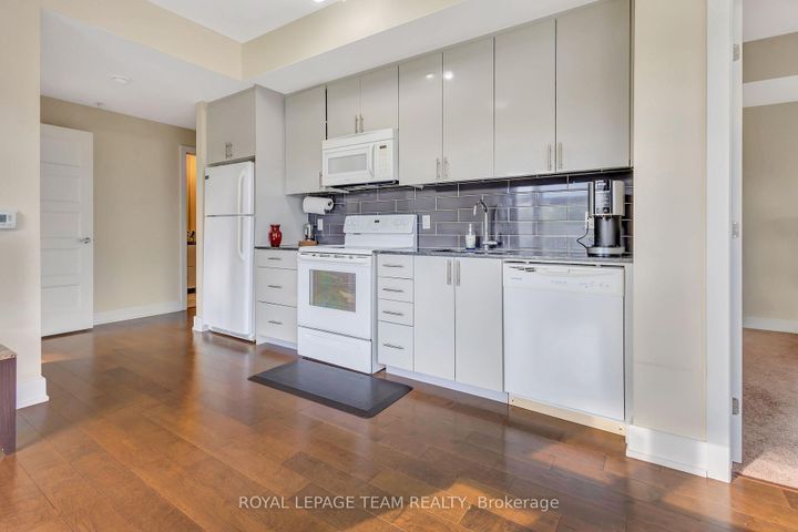 Photo 8 at 215 - 2785 Baseline Road, Nepean (Redwood Park), Ottawa