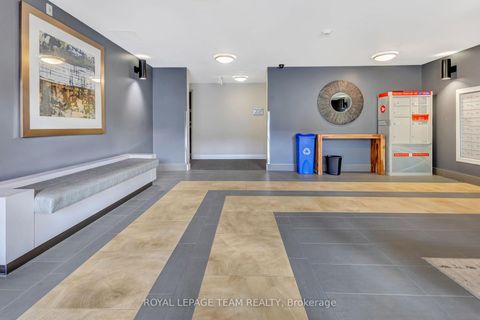 Photo 2 at 215 - 2785 Baseline Road, Nepean (Redwood Park), Ottawa