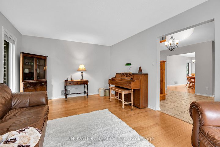 Photo 6 at 27 Cullen Court, Nepean (Manordale), Ottawa