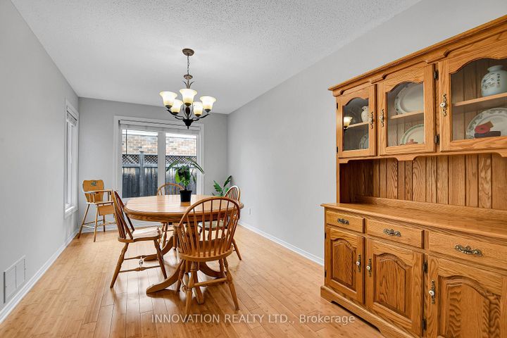 Photo 7 at 27 Cullen Court, Nepean (Manordale), Ottawa