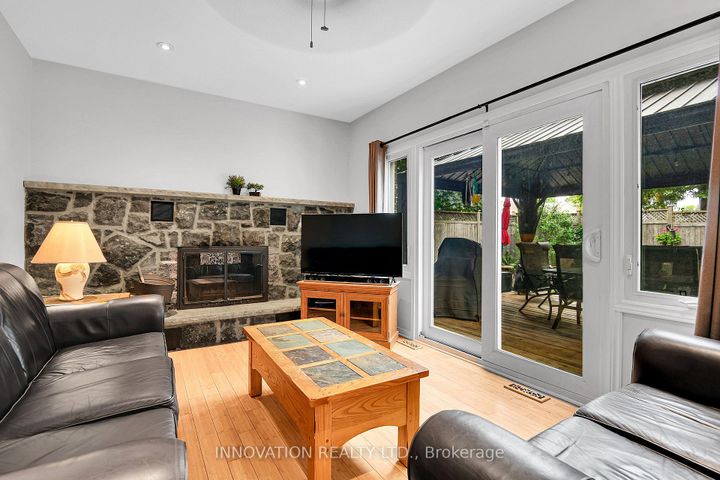 Photo 12 at 27 Cullen Court, Nepean (Manordale), Ottawa