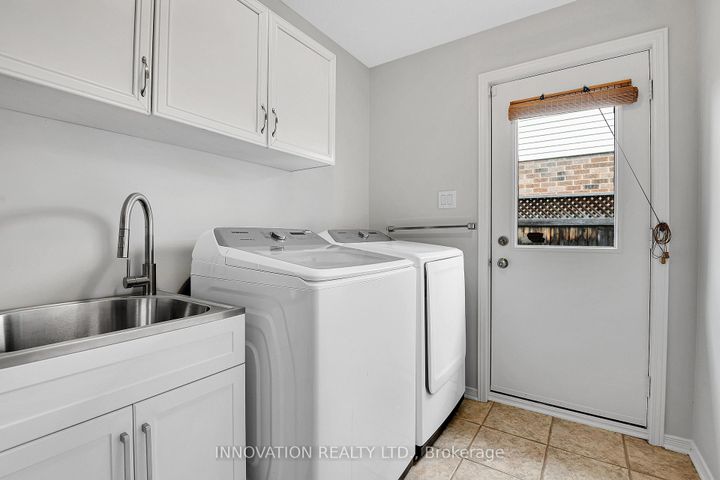 Photo 14 at 27 Cullen Court, Nepean (Manordale), Ottawa