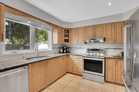 Photo 9 at 27 Cullen Court, Nepean (Manordale), Ottawa