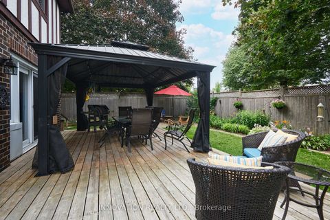 Photo 32 at 27 Cullen Court, Nepean (Manordale), Ottawa