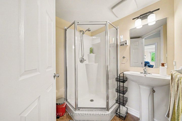 Photo 24 at 208 - 14 Norice Street, Nepean (Meadowlands/Crestview), Ottawa