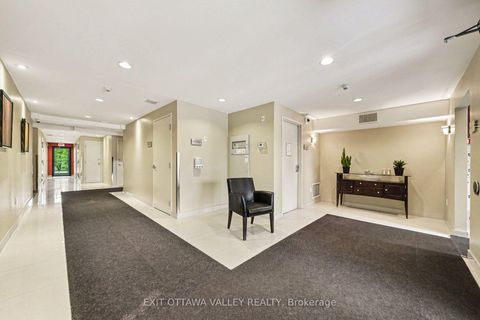 Photo 2 at 208 - 14 Norice Street, Nepean (Meadowlands/Crestview), Ottawa