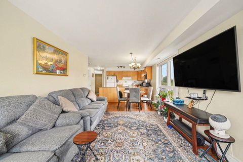 Photo 7 at 208 - 14 Norice Street, Nepean (Meadowlands/Crestview), Ottawa
