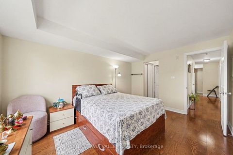 Photo 16 at 208 - 14 Norice Street, Nepean (Meadowlands/Crestview), Ottawa