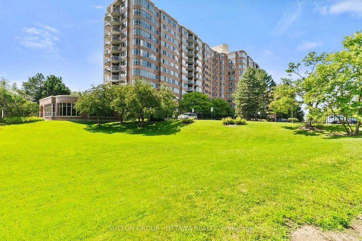 Photo 1 at 917 - 100 Grant Carman Drive, Nepean (Borden Farm/Stewart Farm/Carleton Heights/Parkwood Hills), Ottawa