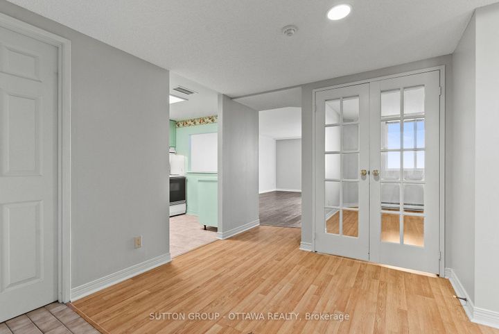 Photo 10 at 917 - 100 Grant Carman Drive, Nepean (Borden Farm/Stewart Farm/Carleton Heights/Parkwood Hills), Ottawa