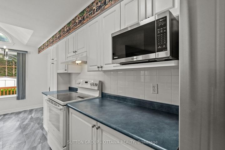 Photo 6 at 9 Alameda Way, Nepean (Longfields), Ottawa