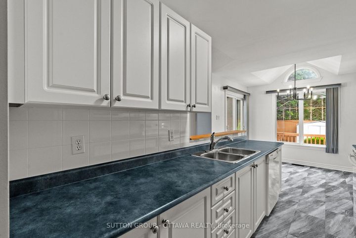 Photo 7 at 9 Alameda Way, Nepean (Longfields), Ottawa
