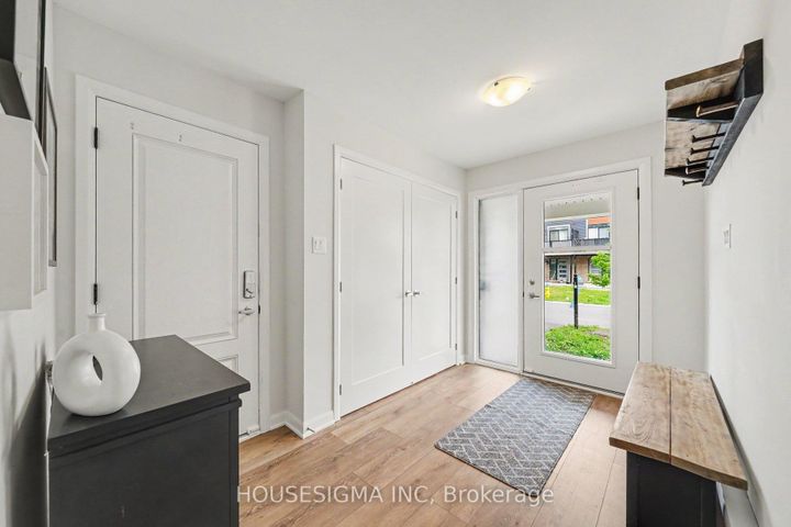 Photo 5 at 315 Raheen Court, Nepean (Half Moon Bay), Ottawa